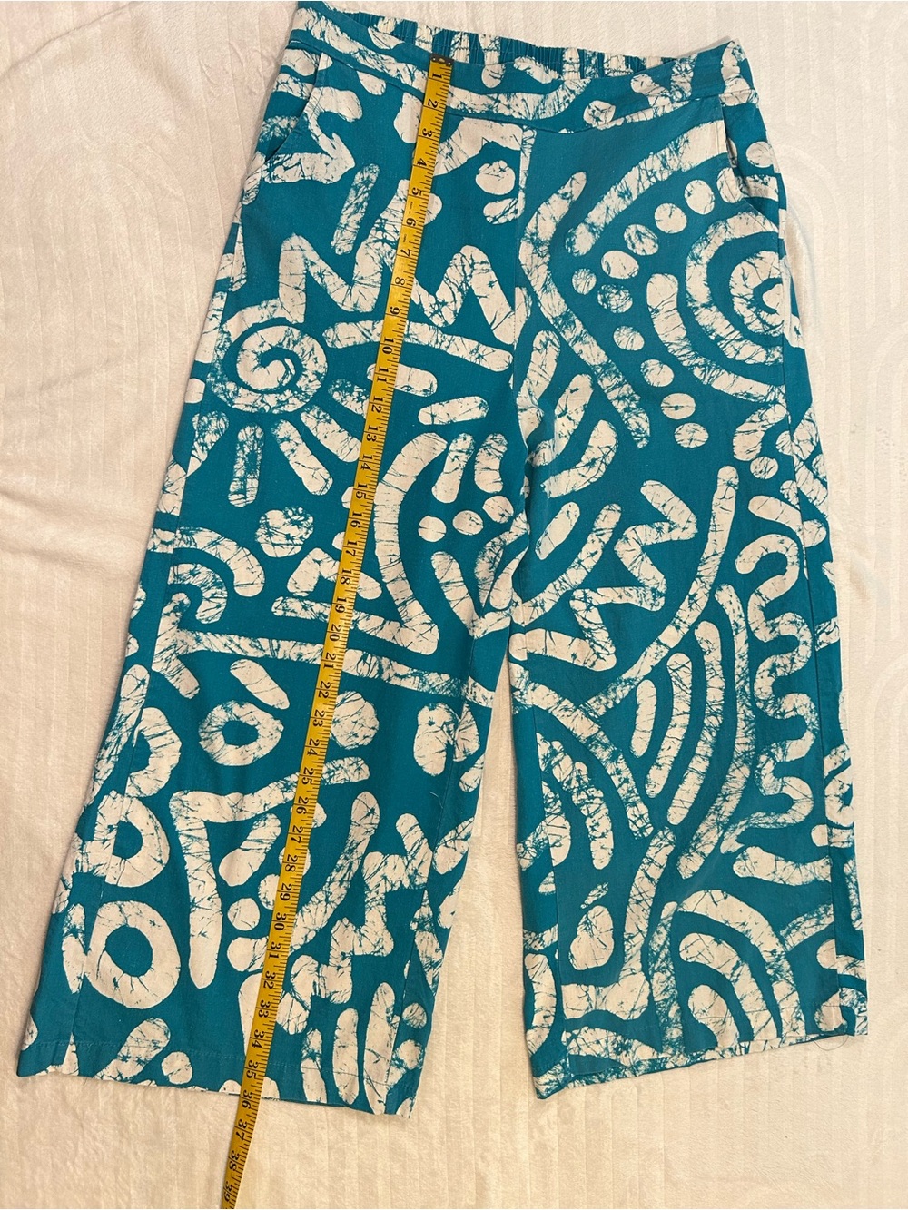 Haute Hippie Teal and Cream Abstract Set - Picture 3 of 8